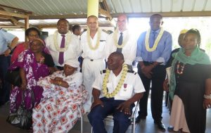 Ahamada Hambaly entouré du préfet Morsy, du procureur Garrigue, des maires de Petite Terre et de sa famille
