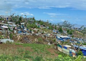 Mayotte, bidonville, cases, tôle, Banga, Chido,