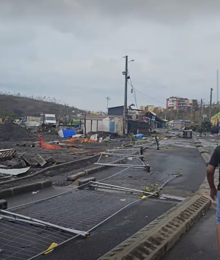 Mayotte, cyclone, catastrophe, reconstruction, destruction,