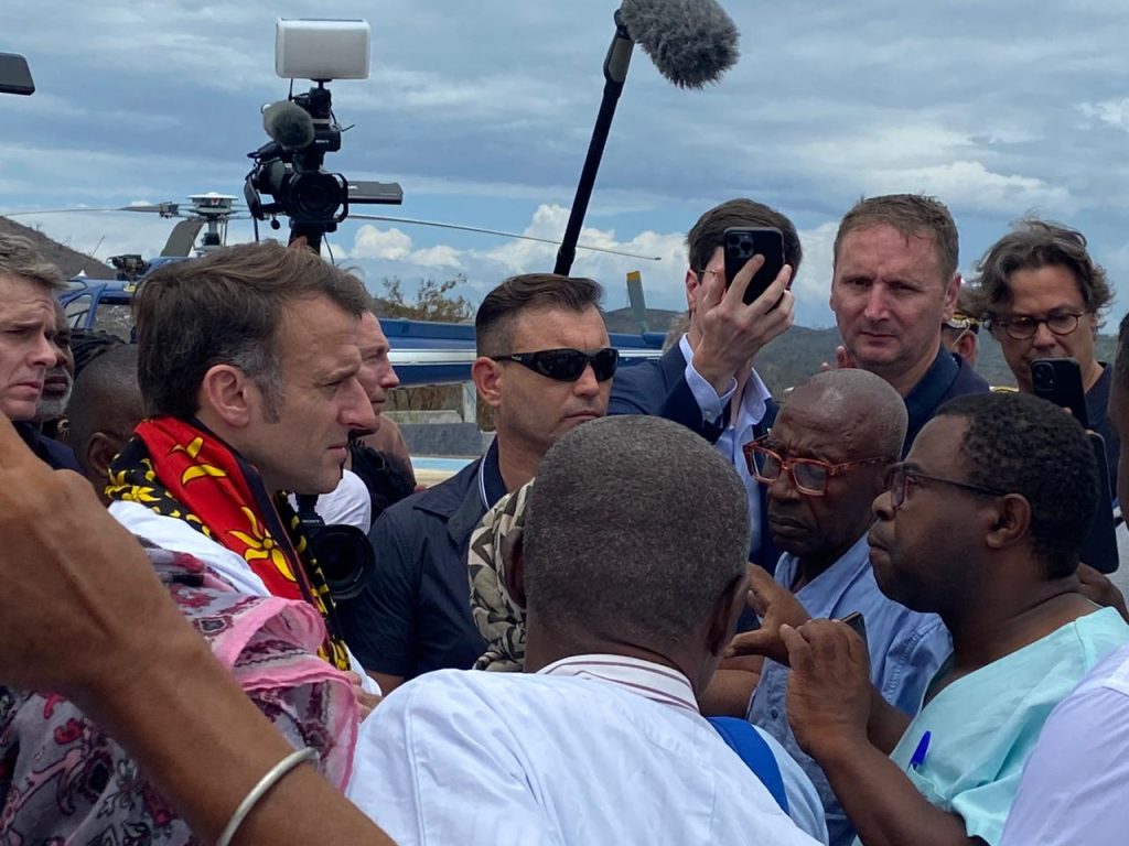 Bayrou, Borne, Valls, Mayotte, Chido