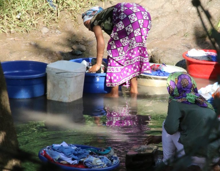 Mayotte, environnement, choléra, prélèvement, hydrique, contamination, ARS, eau de paris, laboratoire, analyses,