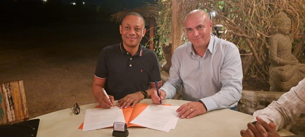 Mayotte, La Poste, Mlezi Maoré, Groupe SOS,
