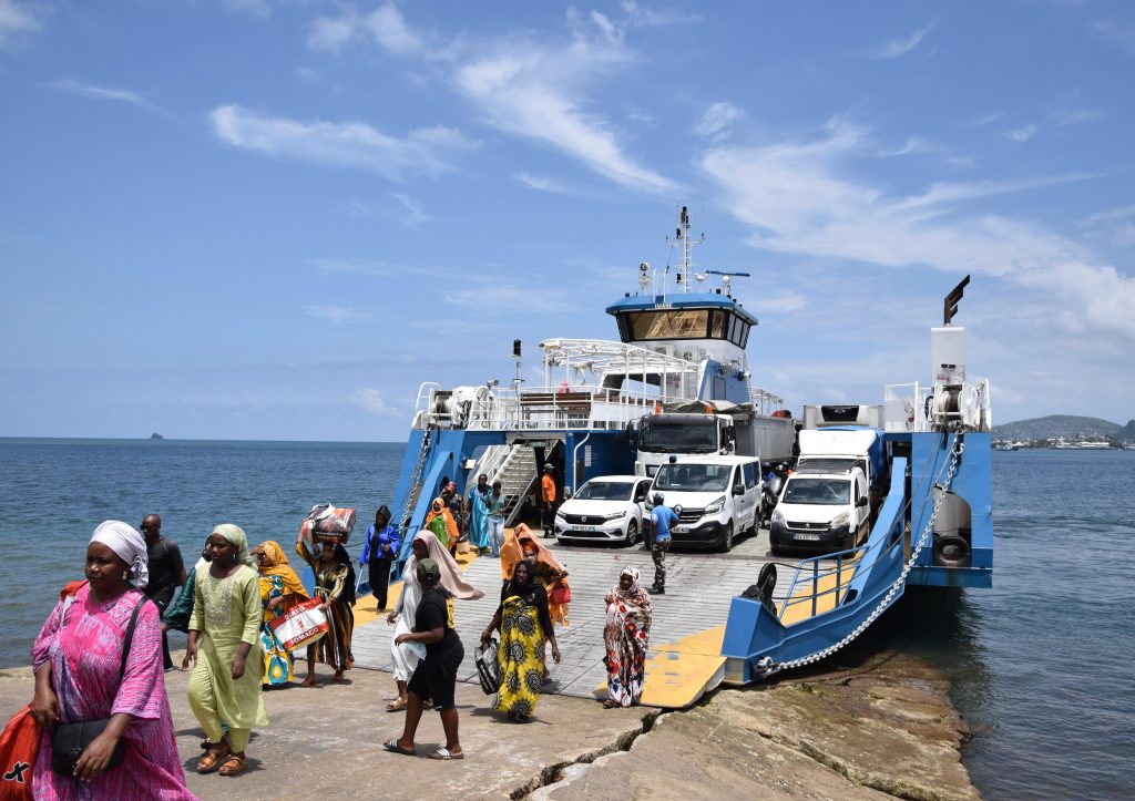 Barge, quai Colas, travaux, Mayotte