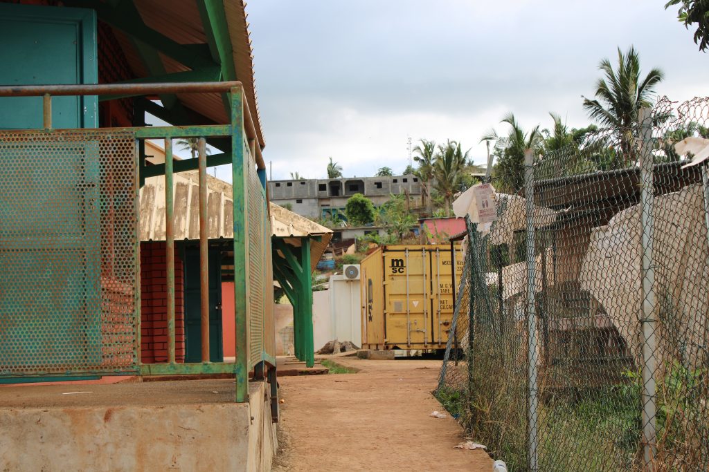 Mayotte, Ongojou, école, cour de récréation,