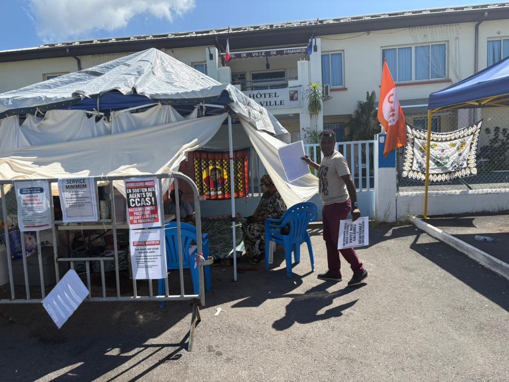 Mayotte, Pamandzi, blocage, mairie,