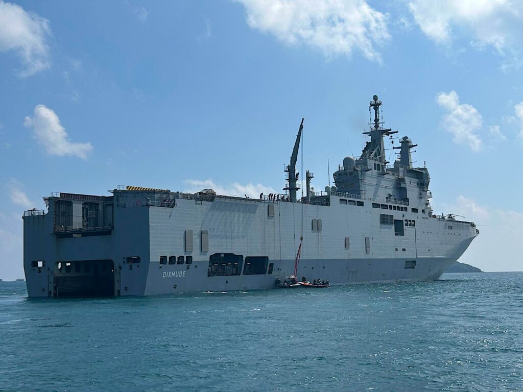 Mayotte, marine nationale, Dixmude,