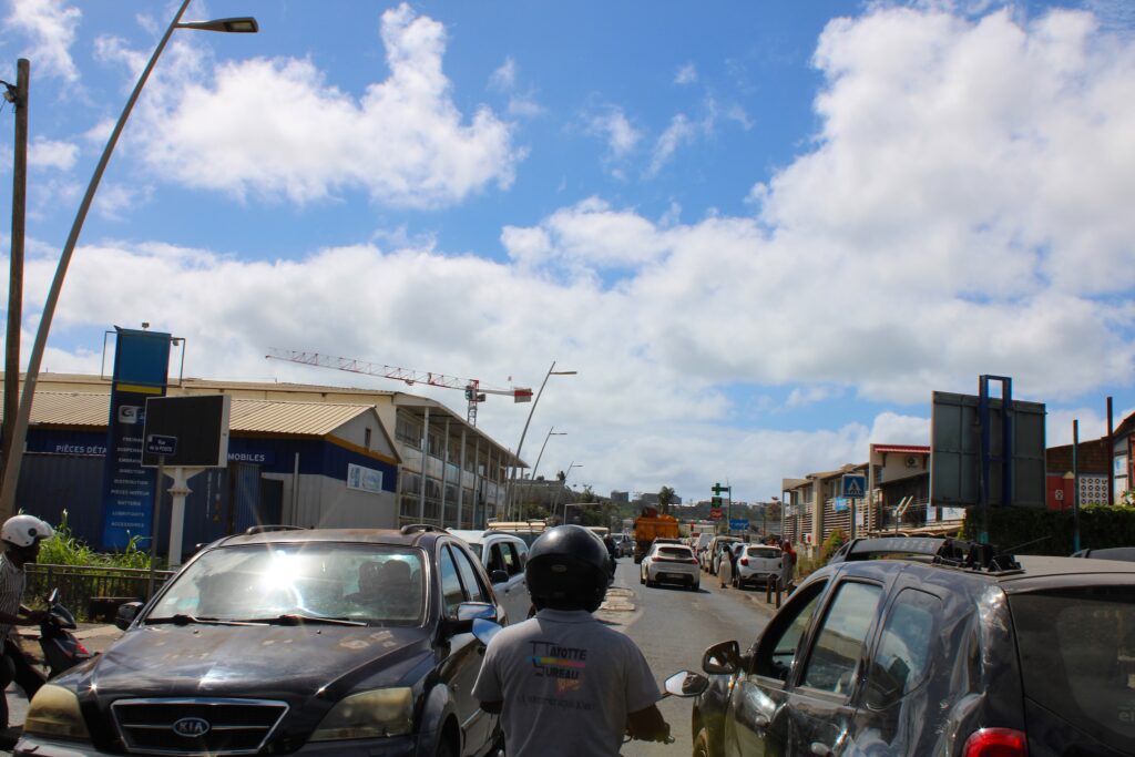 Mayotte, Kawéni, circulation, embouteillages,