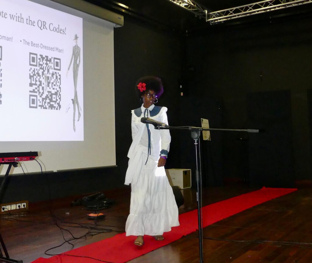 Lycée des Lumières, anglais, défilé, MET Gala, langue étrangère, Mayotte