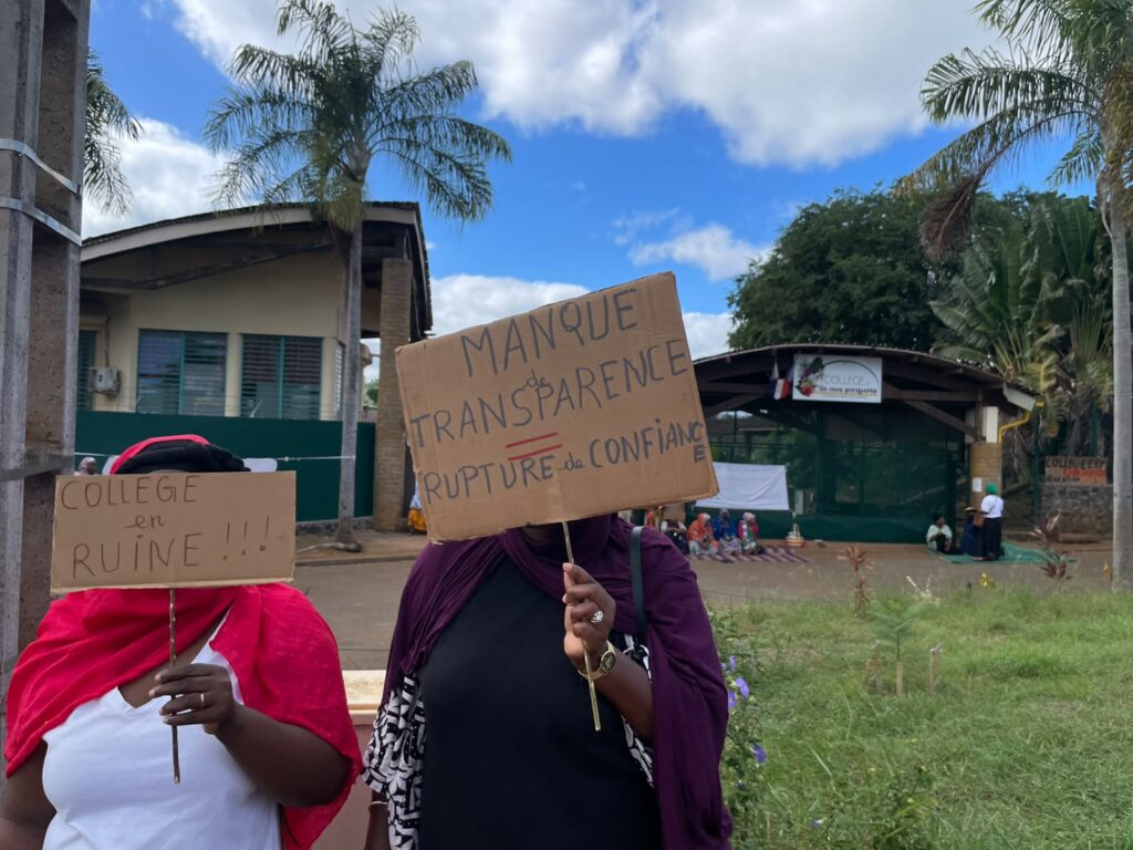 collège, dette, Gestion, Insalubrité, insécurité, M'tsangamouji, Mayotte, Parents d'élèves, rectorat