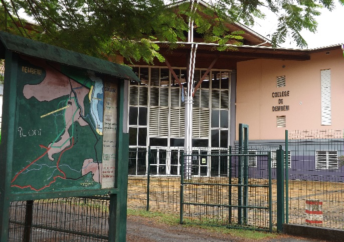 Le collège de Dembéni vide d'élèves hier après le droit de retrait des professeurs