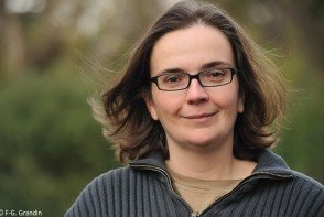 Delphine Roullet se rend deux fois par an à Madagascar pour s'occuper des lémuriens