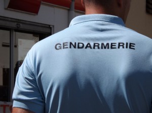 Gendarmerie gendarme de dos