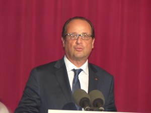 Hollande discours Dembéni
