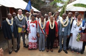 La ministre avec l'ensemble des autorités qui l'ont accompagnée à Sada