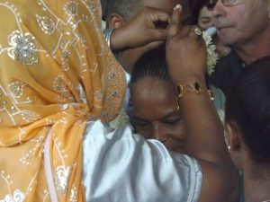 Les femmes ont paré la ministre de jasmin