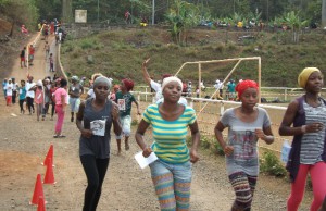 Les filles se sont élancées en premier. Le TDM mobilise les 1.511 élèves du collège de Chiconi