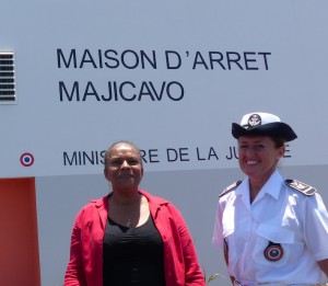 Christiane Taubira et Nathalie Boisseau devant la Maison d'arrêt le 15 octobre 2014