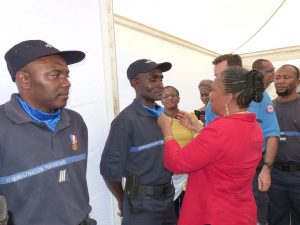 Avec le personnel pénitentiaire 