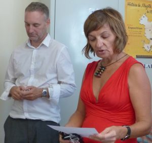 Christelle Charier et Frédéric Guyot lisent une lettre écrite par une jeune élève de 5ème