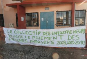 En 2011, les entrepreneurs avaient bloqué la mairie de Koungou