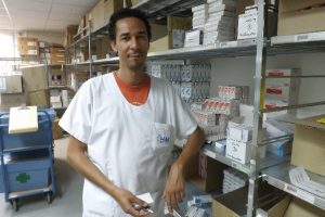 Pour Christophe Najem, chef de service au CHM, il s'agit aussi de sécuriser les stocks