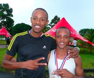 Le duo gagnant des frères Idrissa en mars 2015 au trail des Roussettes du BSMA