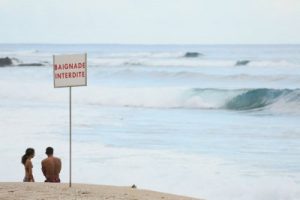 Baignade interdite sur une bonne partie du littoral de La Réunion suite au risque requin  (Crédits photo: JIR)