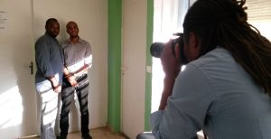 Nassem Zidini avec Afidou qui vient de monter une entreprise de réparation automobile et deux-roues à domicile