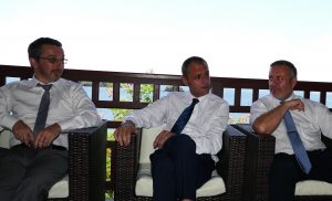 Faudon (à droite) avec Guy Fitzer et le préfet Morsy