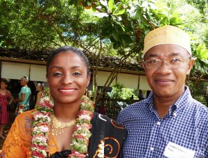 La conseillère Moinécha Soulaimana et Papa Ahmed Combo
