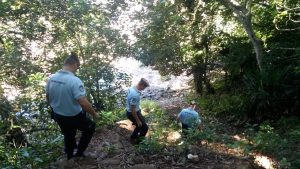 Opération de gendarmerie en avril dernier à Soulou, où la plage et le chemin vers la route sont le théâtre régulier d'agressions