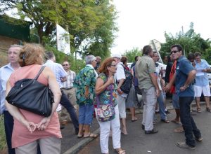 Un tout petit groupe de manifestants