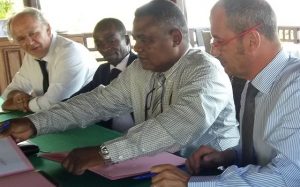 Habib Ben Chadouli, entouré du directeur de la DJSCS, de Madi Vita du Cros et du préfet de Mayotte Seymour Morsy