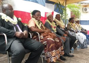 Said Maanrifa Ibrahima, entroué par la 1ère vice-présidente du conseil départemental Fatima Soufou et par le maire de Tsingoni Mohamed Bacar, ce jeudi 