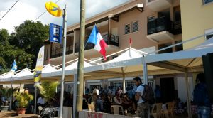 Jour de fête pour l'inauguration du bureau de Poste nouvelle génération dans lequel les clients sont plus autonmes