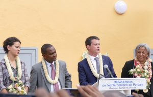 Manuel Valls lors de son discours d'inauguration du réfectoire à Poroani