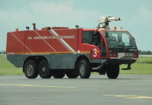 Il transporte 9000 litres de mélange eau-mousse