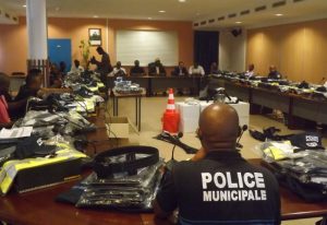 Remise des équipements à la mairie ce vendredi après-midi