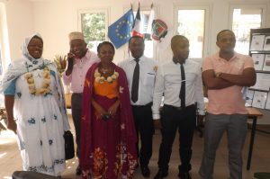 Anchya Bamana entourée d'Aida Houlame (RPSM), des maires de Kani-Kéli et Tsingoni, de son 1er adjoint et du chef de file de la "vraie" opposition Saïd Abdallah Miro venue entendre madame le maire