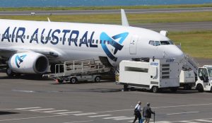 Un avion Air Austral à Saint-Denis (Crédits photo: JIR)