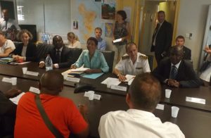 Début des discussions entre la ministre des Outre-mer et les répresentants de l'Etat et les syndicats ce matin en Petite Terre