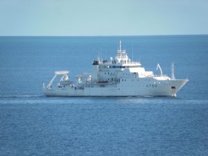 Le navire multi-faisceaux Beautemps-Beaupré à Mayotte en 2010