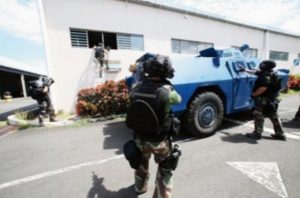 Exercice du GPI de La Réunion de prise d'otages avec un assaut (Photo: JIR)