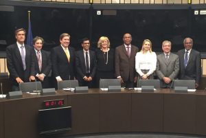 Autour des commissaires Crepu et Vella et de l'eurodéputé Younous Omarjee