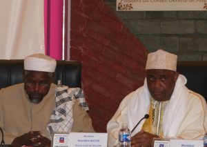 La Grand Cadi Nourdine Bacar (à droite): "Nous devrons rendre des comptes devant Allah de l'éducation de nos enfants"