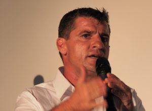 Patrick Millan évoque une commande de matériel depuis l'Afrique ou Anjouan