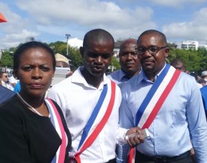 Maires écharpes à l'envers Anchya Bamana, maire Mtsamboro et Soulaimana Boura de Bandraboua