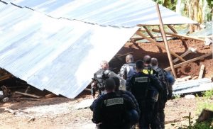 Les gendarmes viennent sécuriser la zone après un 'décasage'