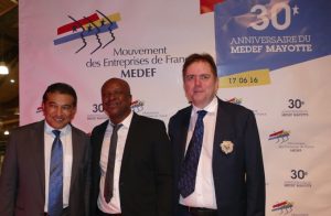 "Mayotte aux urgences de la République", pour Thierry Galarme, à droite, accompagné par Gamil Kakal, et Moussa Mouhamadi, au centre