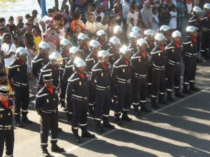 Les pompiers avant la prise d'armes